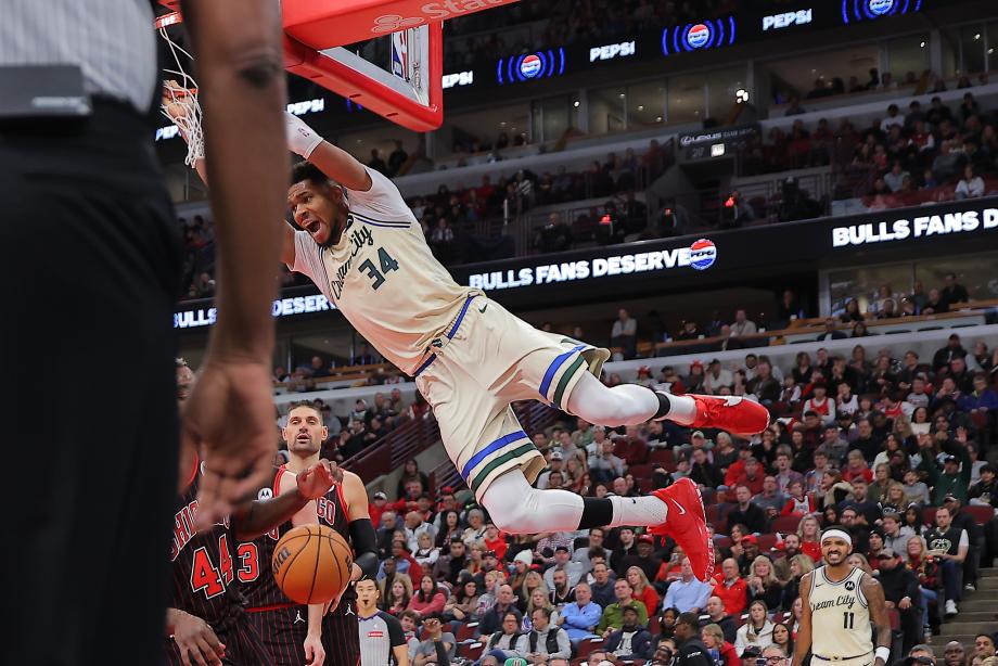 字母哥复出29+8罗林斯20分 雄鹿客场险胜公牛